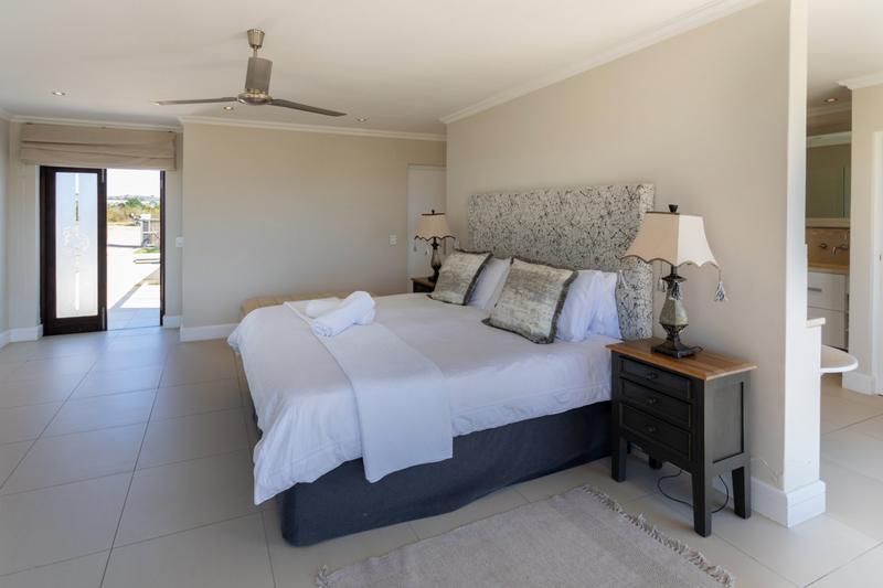 4 Bedroom Property for Sale in Baron View Western Cape